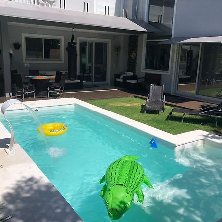 Casa Luxo Com Piscina A 500 Metros Da Praia ฟลอเรียนอโปลิส ภายนอก รูปภาพ