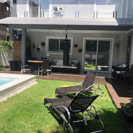 Casa Luxo Com Piscina A 500 Metros Da Praia ฟลอเรียนอโปลิส ภายนอก รูปภาพ