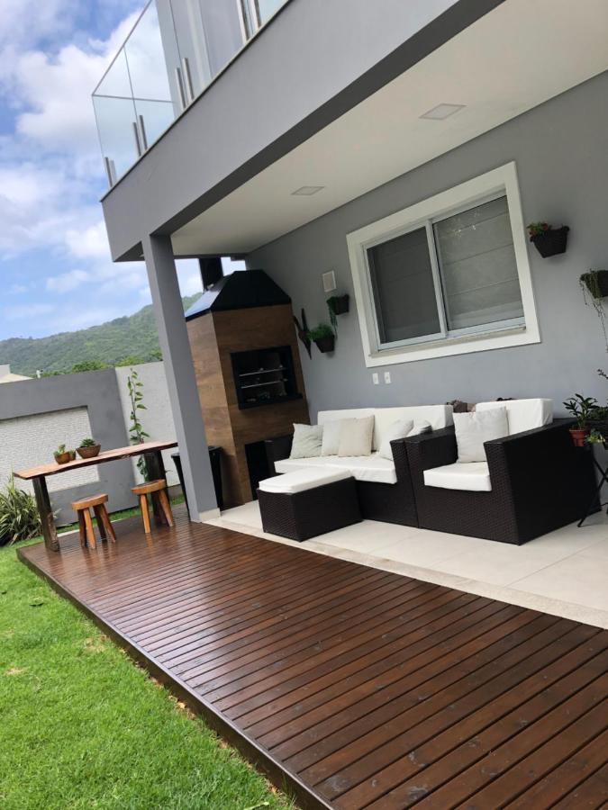 Casa Luxo Com Piscina A 500 Metros Da Praia ฟลอเรียนอโปลิส ภายนอก รูปภาพ